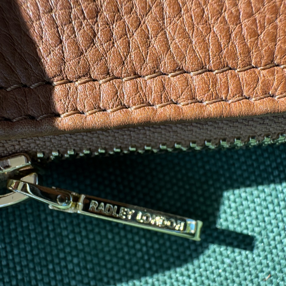 Radley London Pockets Icon Medium Leather Ziptop Crossbody - Picture 12 of 14